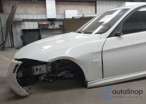 2011 BMW 328I z USA, uszkodzony, nr VIN WBAPH5G54BNM76843